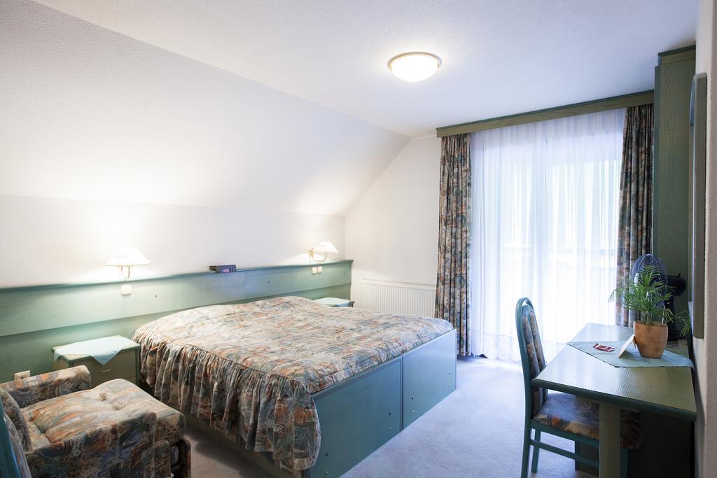 Sobe Krona Radovljica Zimmer foto