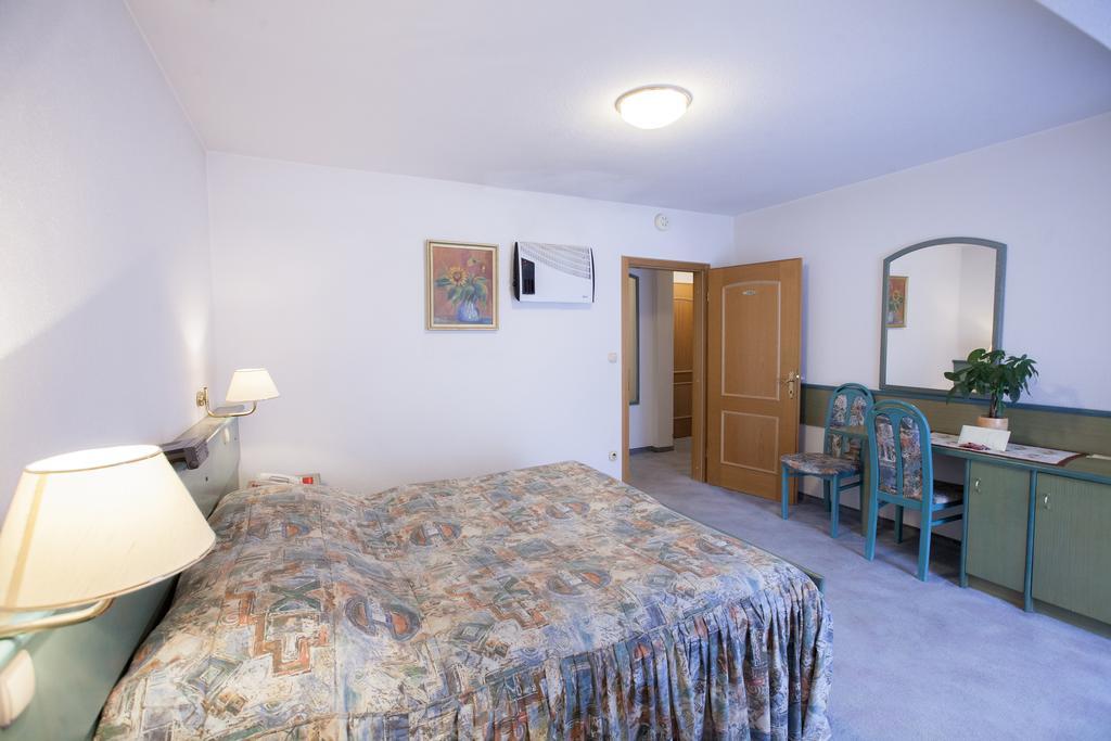 Sobe Krona Radovljica Zimmer foto
